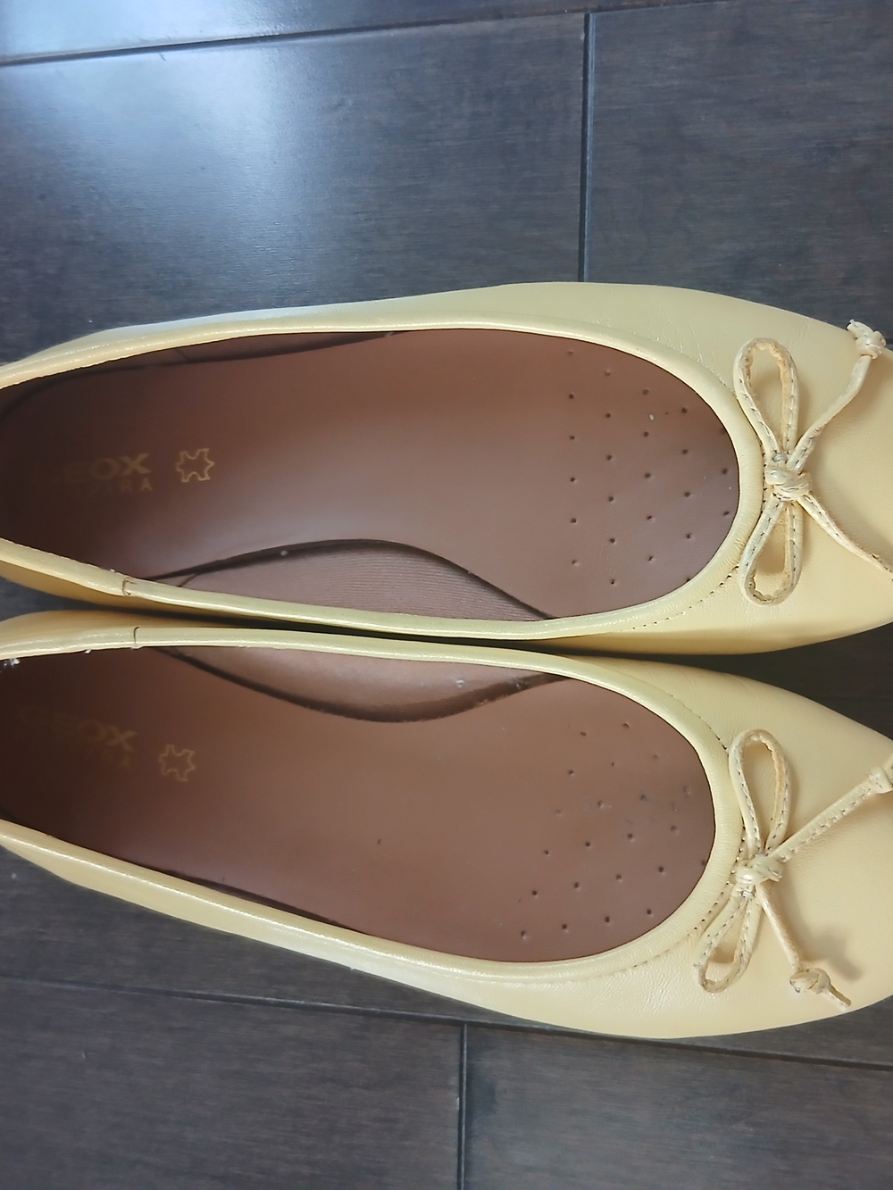 Geox Women's Pale Yellow Ballet Flats with Bow Trim